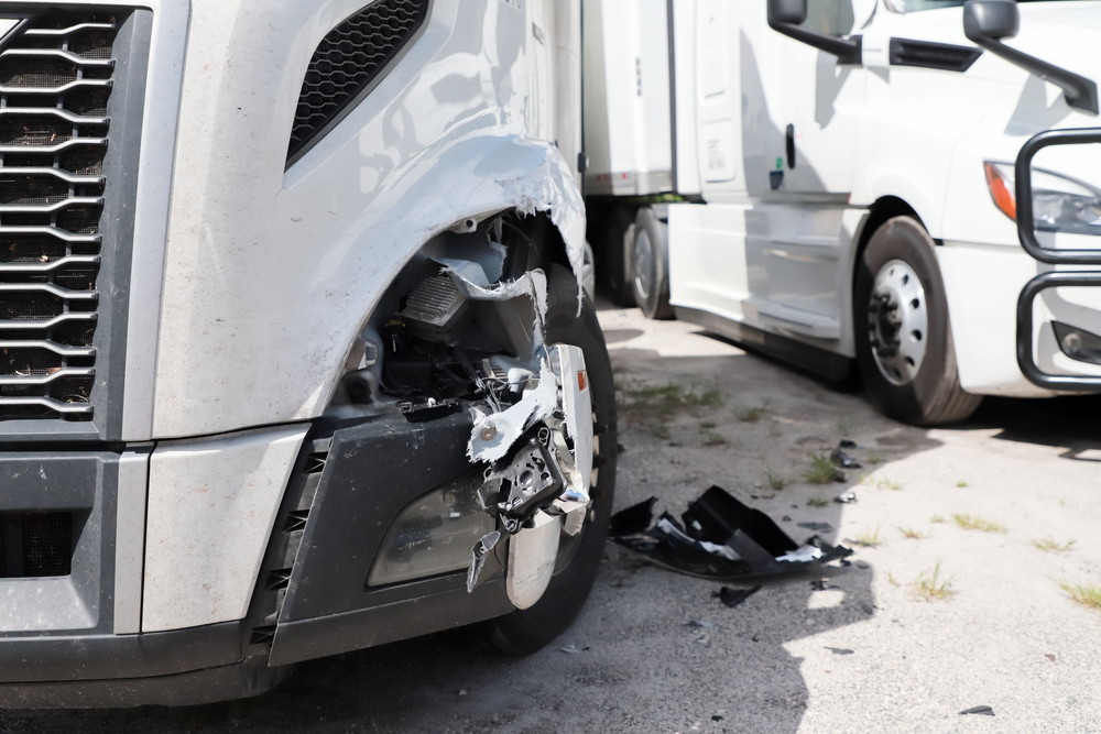 Damage to front fender and wheel